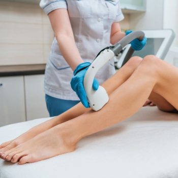 Laser hair removal for woman's legs at our Ville Saint-Laurent clinic. We serve all genders for the best hair removal services